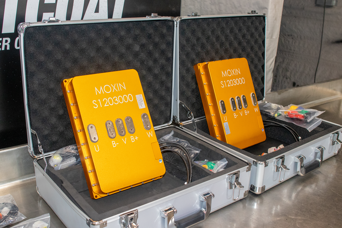 Moxin 1203000 Controller